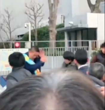立花孝志10.png